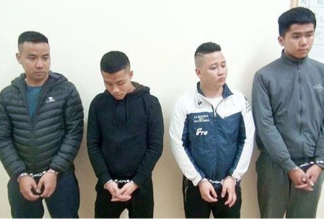 Ngày 14/2, tức 29 Tết, nhiều cái tên liên quan đến vụ án đã được Ban chuyên án khoanh vùng. Vừa đấu tranh trực diện, vừa bóng gió xa gần vận động gia đình đưa các đối tượng đến đầu thú, trưa hôm ấy, Phòng CSHS - Công an tỉnh Thanh Hóa tiếp 3 vị “khách”, chính là Đinh Đức Hưng cùng Nguyễn Đình Tú (Tú “em”, 18 tuổi, trú ở xã Quảng Tâm, TP Thanh Hóa) và Vũ Văn Luân (Luân “béo”, 33 tuổi, trú ở Lê Hồng Phong, phường Đông Thọ, TP Thanh Hóa). Đồng thời, CQĐT làm rõ và triệu tập đối tượng Hoàng Huy Hoàng (24 tuổi, trú ở phường Trường Thi, TP Thanh Hóa) đến làm việc. (Các đối tượng liên quan tới vụ án)