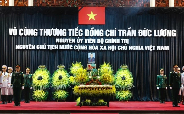 View - Lễ viếng nguyên Chủ tịch nước Trần Đức Lương tại Quảng Ngãi | Báo Tri thức và Cuộc sống - TIN TỨC PHỔ BIẾN KIẾN THỨC 24H