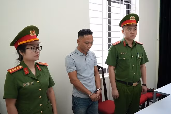 Bắt tạm giam người đàn ông buôn bán hơn 2 tấn hàng cấm