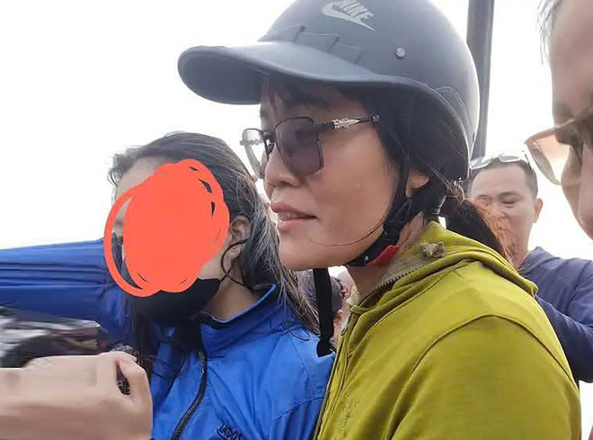 Cô giáo lao mình xuống sông cứu nữ sinh đuối nước 