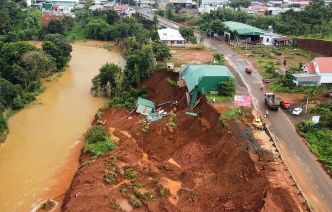 Nguy cơ lũ quét và sạt lở ở 8 tỉnh, thành do mưa lớn