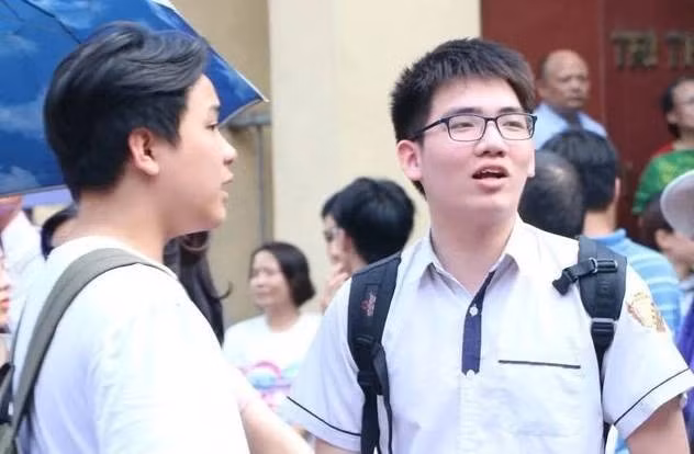 Đề thi môn Lý lớp 10 Trường THPT Chuyên Khoa học Tự nhiên