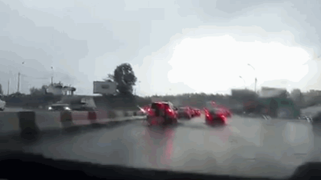 Kinh hoang canh o to bi set danh 2 lan lien tiep tren duong