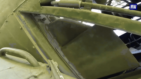 Các thành phần đặt trên xe tự hành bánh xích mới GM-567M có tính năng vượt trội so với các phiên bản phòng không trước đây của Liên Xô.