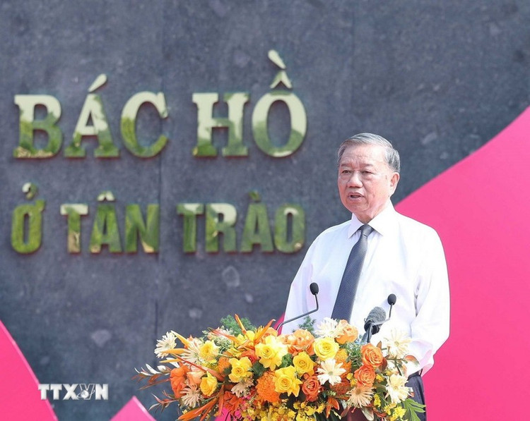 Thống Nhất/TTXVN tong-bi-thu-o-tan-trao.jpg