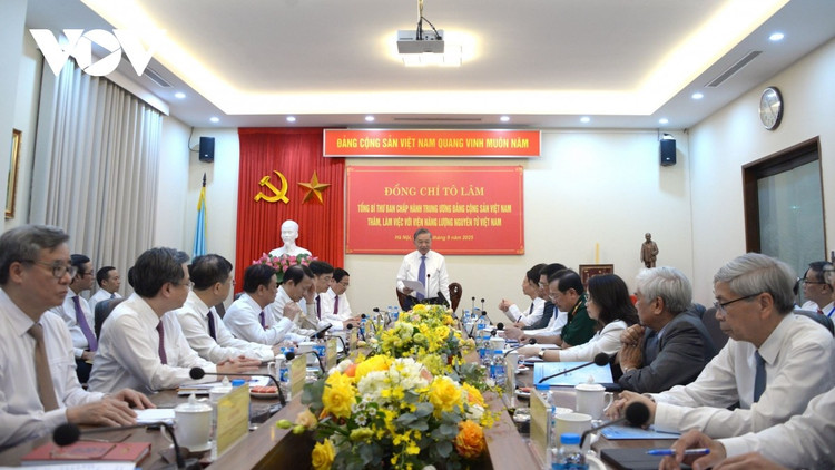 Toàn cảnh buổi làm việc vien-nang-luong-ntu.jpg