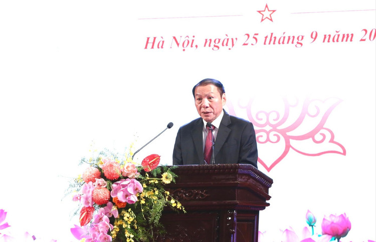 Trần Huấn. bo-truong-hung.jpg
