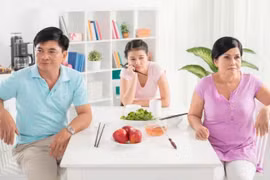 'Ngôi nhà im lặng' khiến tuổi thơ trẻ âm thầm tổn thương