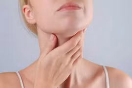 Vì sao phụ nữ trung niên dễ mắc suy giáp?