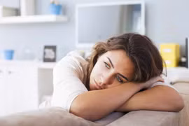 Mất ngủ tiền mãn kinh, đừng chỉ đổ lỗi cho tuổi tác