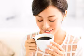 Vì sao uống cà phê lúc bụng đói lại gây hại dạ dày?