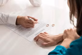 Có nên thỏa thuận tài chính trước khi cưới?