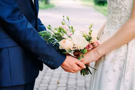 Có nên yêu nhanh, cưới sớm?