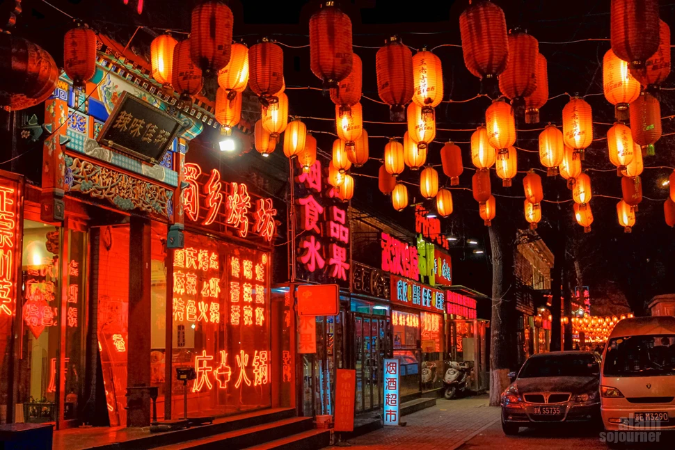 Rợn người "cô hồn, lệ quỷ" lảng vảng phố quan tài Bắc Kinh