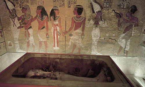Bí ẩn phòng giấu châu báu dưới lăng mộ vua Tutankhamun