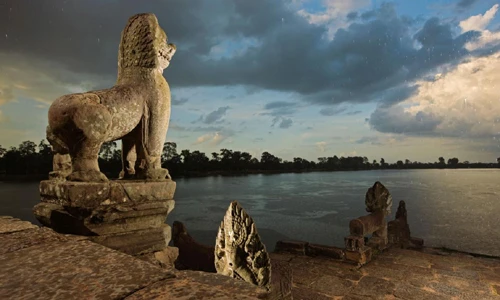 Vì sao thành phố Angkor huy hoàng bỗng dưng sụp đổ? 