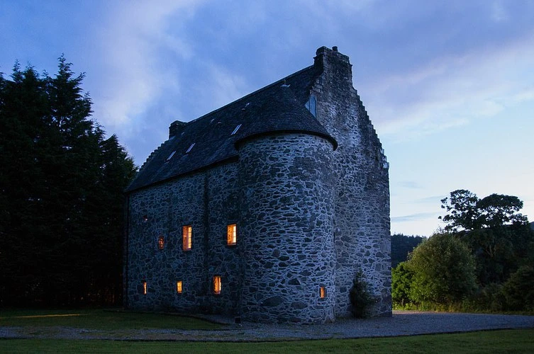 Vẻ đẹp cổ kính của lâu đài hàng trăm tuổi ở Scotland