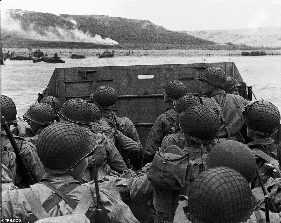Ảnh độc: 24 giờ đầu trong cuộc đổ bộ lên bãi biển Normandy 