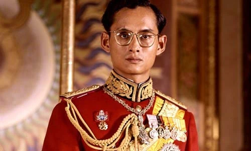 Cuộc đời Quốc vương trị vì lâu nhất trong lịch sử TG