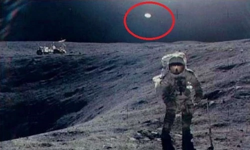 Bí ẩn chuyện phi hành gia "chạm trán" UFO