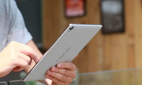 Ảnh thật máy tính bảng Nexus 9 “mới cứng” tại Việt Nam