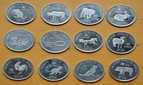 Điểm loạt tiền xu phong thủy làm quà lì xì Tết 