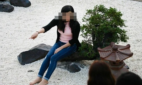 Lắc đầu ngao ngán với hình ảnh phản cảm trong dịp Tết