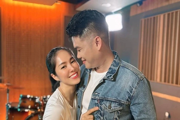 Lê Phương khoe được chồng trẻ cưng chiều