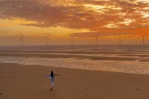 Ngắm hoàng hôn lặng yên trên biển Ba Động