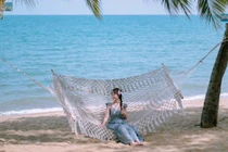 Biển Đà Nẵng dịu dàng trong tiết trời giao mùa, hút du khách tìm bình yên