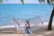 Biển Đà Nẵng dịu dàng trong tiết trời giao mùa, hút du khách tìm bình yên