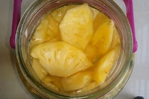 Tự tay ngâm rượu trái cây mùa hè, lợi đủ đường