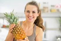 Ăn dứa đúng cách giúp chị em khỏe hơn kỳ kinh nguyệt