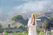 Ngày thứ ba mở ra những trải nghiệm tuyệt vời với Lô Lô Chải – ngôi làng cộng đồng nổi tiếng, nơi du khách tham quan, chụp ảnh và hòa mình vào không khí hiền hòa của bản làng.