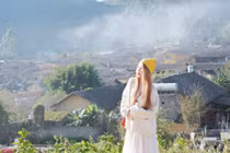 Ngày thứ ba mở ra những trải nghiệm tuyệt vời với Lô Lô Chải – ngôi làng cộng đồng nổi tiếng, nơi du khách tham quan, chụp ảnh và hòa mình vào không khí hiền hòa của bản làng.