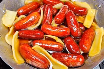 Tưởng xúc xích chiên, hóa ra đặc sản trứ danh xứ sông nước