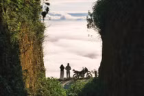 Đỉnh Gió góc 'săn' mây khiến du khách mê mẩn ở Tà Xùa