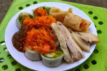 Mê mẩn bánh cuốn tôm chua đậm đà hương vị xứ Huế