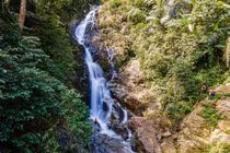 Thác Dương Cầm hoang sơ giữa rừng sâu hút khách trekking hè