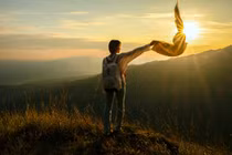 Trekking đỉnh Phia Pò 'nóc nhà' xứ Lạng giữa thảo nguyên bạt ngàn