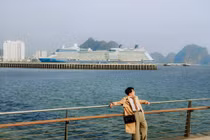 Siêu du thuyền quốc tế neo đậu, vịnh Hạ Long thêm điểm check-in hút khách