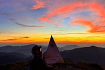 Trekking Lùng Cúng đón biển mây, nghe núi rừng thì thầm