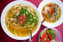Đặc sản cháo canh miền Trung, ăn một lần nhớ mãi