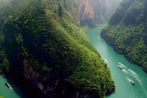 Mê mẩn cảnh sắc 'dải lụa xanh' dưới chân hẻm Tu Sản