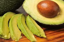 Vì sao người thận yếu được khuyên hạn chế ăn bơ?