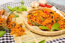 Cách làm khô gà lá chanh tại nhà đơn giản, chuẩn vị