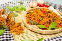 Cách làm khô gà lá chanh tại nhà đơn giản, chuẩn vị