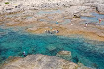 Check-in hồ đá vô cực đẹp mê hồn ở Cù Lao Mái Nhà