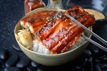 Món lươn sốt cay. Ảnh minh hoạ