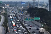 Loại xe nào không phải nộp phí đường bộ từ năm 2026?